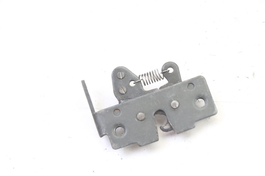 photo de CIERRE ASIENTO HOOK GILERA NEXUS 125 (2009 - 2013) - Zoom estado de uso