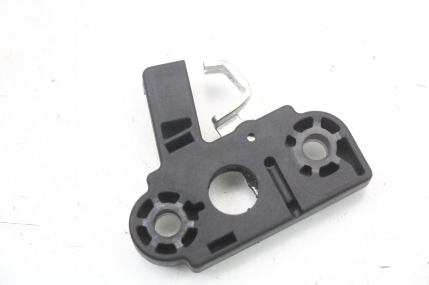 photo de CIERRE ASIENTO HOOK MOTO GUZZI NORGE 8V GT 1200 (2011 - 2016) - Detalle de la pieza