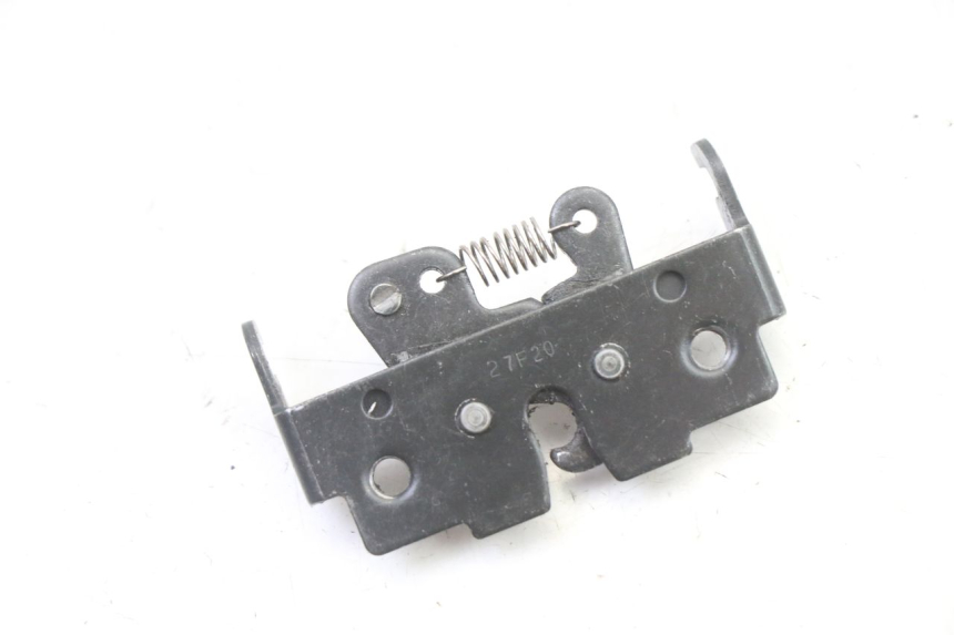 photo de CIERRE ASIENTO HOOK PIAGGIO NRG POWER PUREJET 50 (2018 - 2021) - Zoom estado de uso