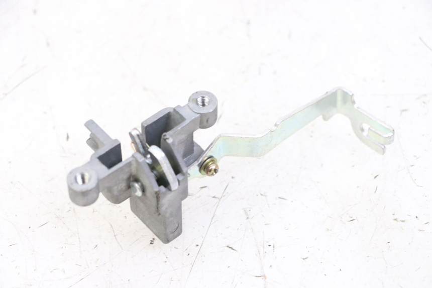 photo de CIERRE ASIENTO HOOK JM MOTORS OLDIES GT 4T 50 (2018 - 2025) - Otra perspectiva