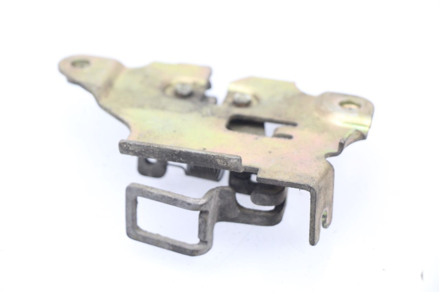 photo de CERRADURA DE ASIENTO SYM ORBIT 2 4T 50 (2018 - 2022) - Detalle de la pieza