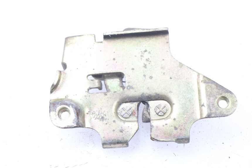 photo de CIERRE ASIENTO HOOK SYM ORBIT 2 4T 50 (2008 - 2017) - Detalle de la pieza