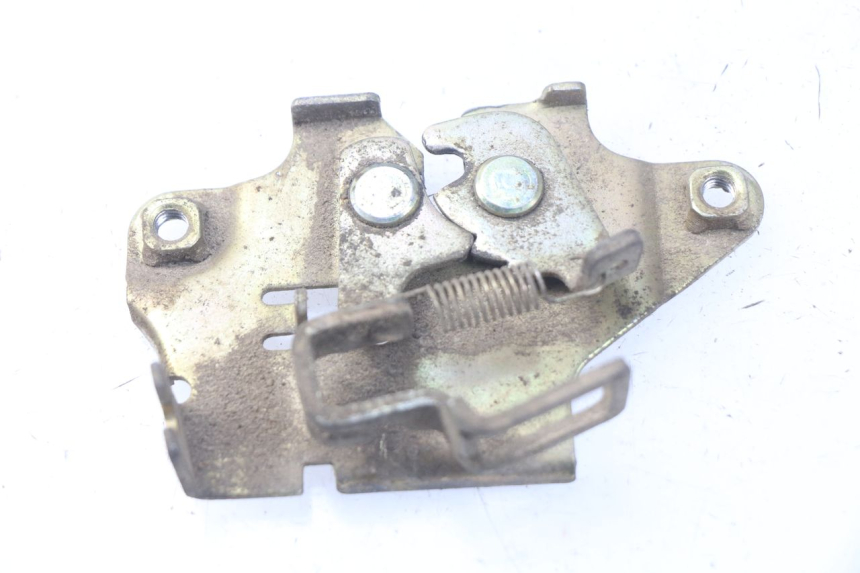 photo de CIERRE ASIENTO HOOK SYM ORBIT 2 4T 50 (2008 - 2017) - Detalle de la pieza