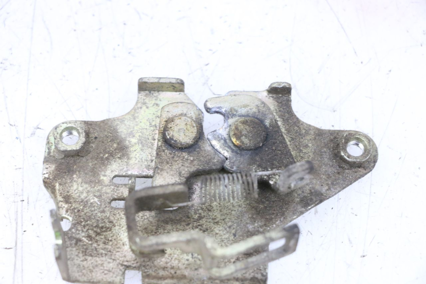 photo de CIERRE ASIENTO HOOK SYM ORBIT 2 50 (2008 - 2014) - Zoom estado de uso