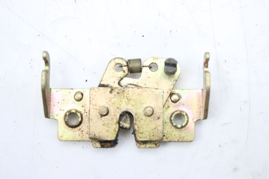 photo de CERRADURA DEL ASIENTO KEEWAY OUTLOOK 125 (2007 - 2013) - Detalle de la pieza