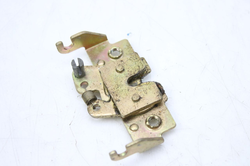 photo de CERRADURA DEL ASIENTO KEEWAY OUTLOOK 125 (2007 - 2013) - Otra perspectiva