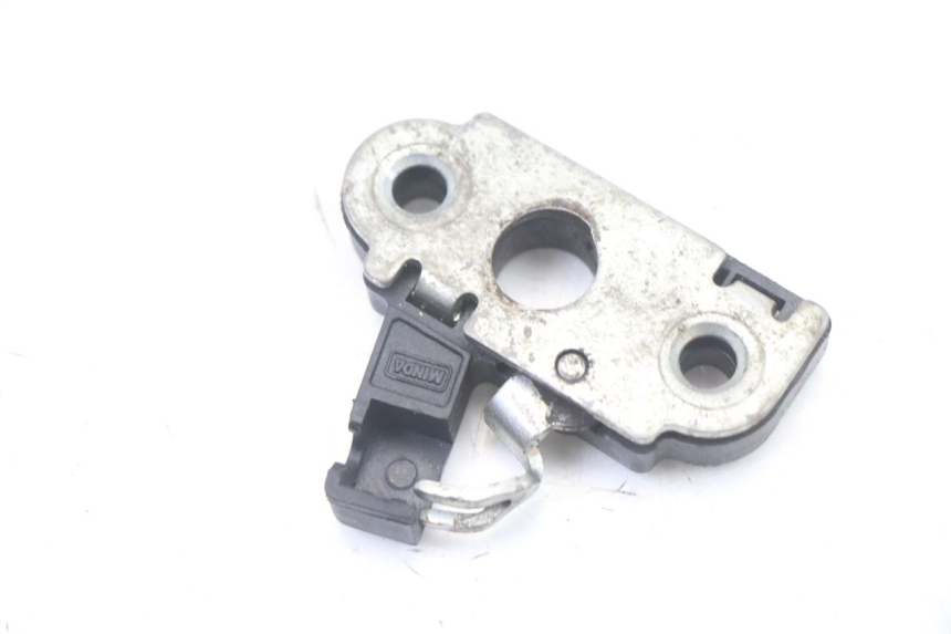 photo de CIERRE ASIENTO HOOK MBK OVETTO 4T 50 (2008 - 2016) - Detalle de la pieza