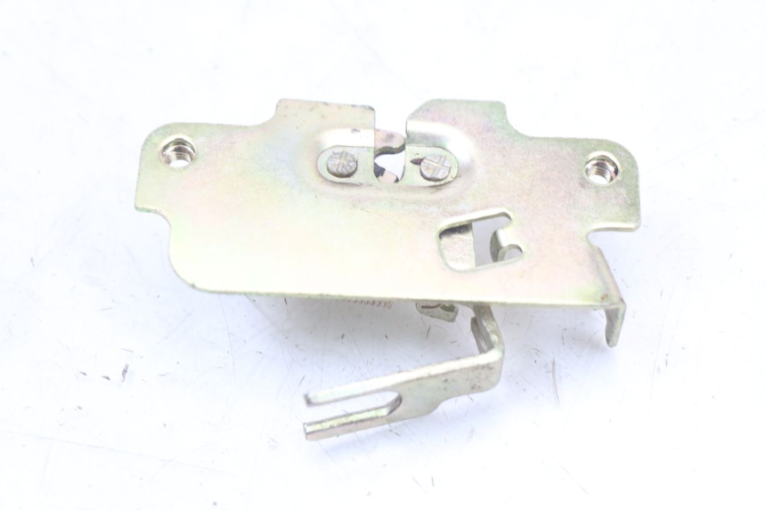 photo de CIERRE ASIENTO HOOK PEUGEOT BELVILLE 125 (2017 - 2021) - Zoom estado de uso