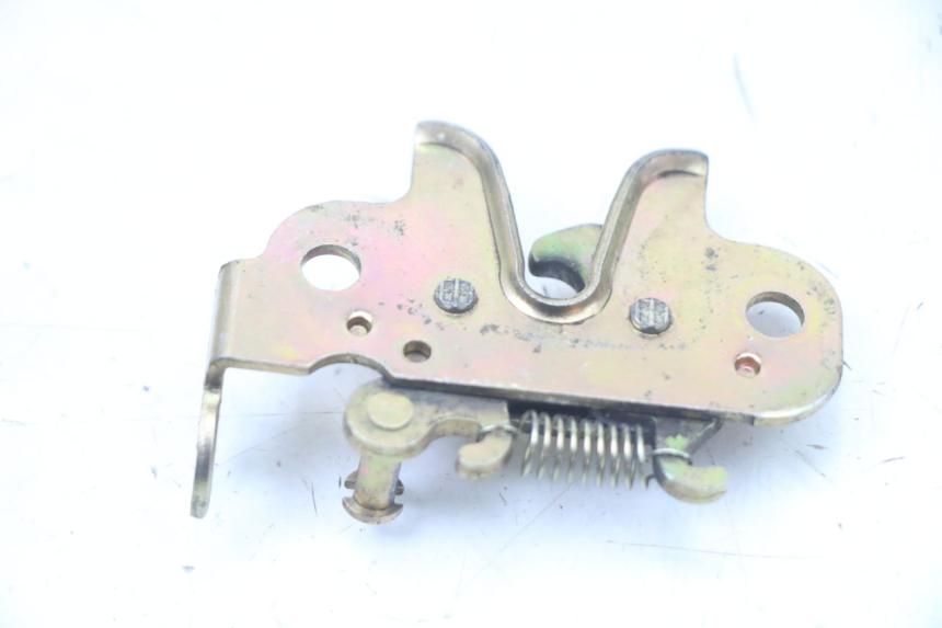 photo de CERRADURA DEL ASIENTO PEUGEOT KISBEE 4T 50 (2018 - 2022) - Otra perspectiva