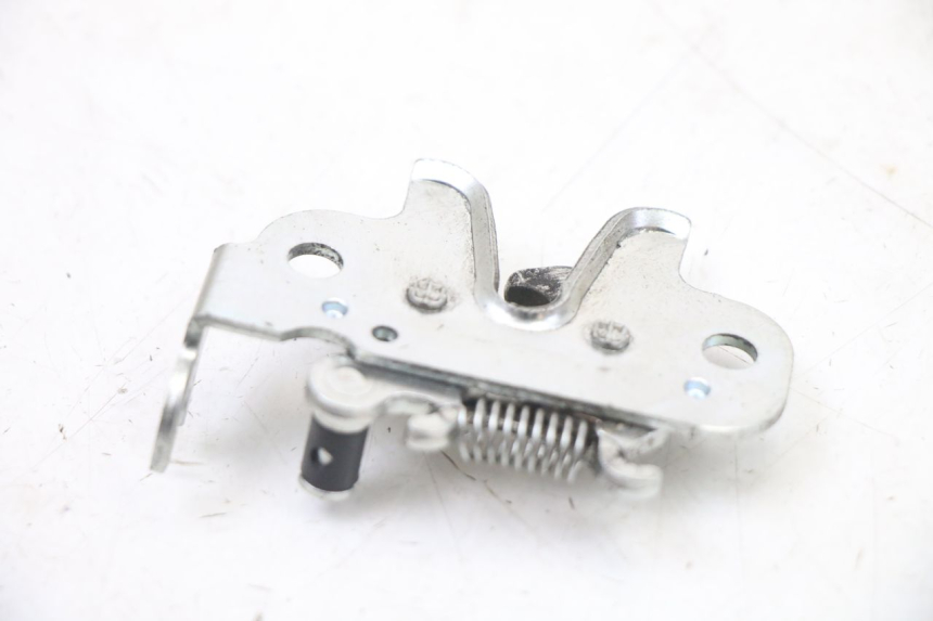 photo de CERRADURA DEL ASIENTO PEUGEOT KISBEE 4T 50 (2018 - 2022) - Otra perspectiva