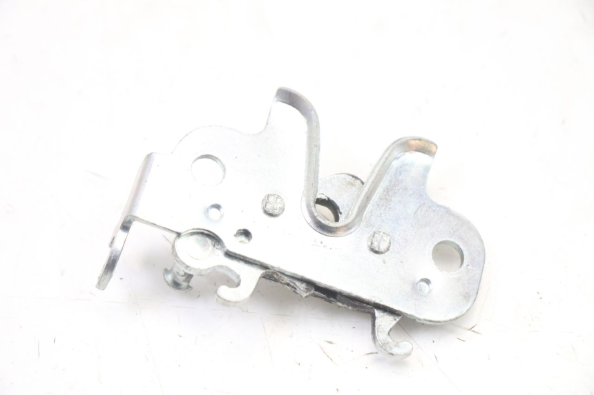 photo de CERRADURA DEL ASIENTO PEUGEOT KISBEE 4T 50 (2018 - 2022) - Zoom estado de uso