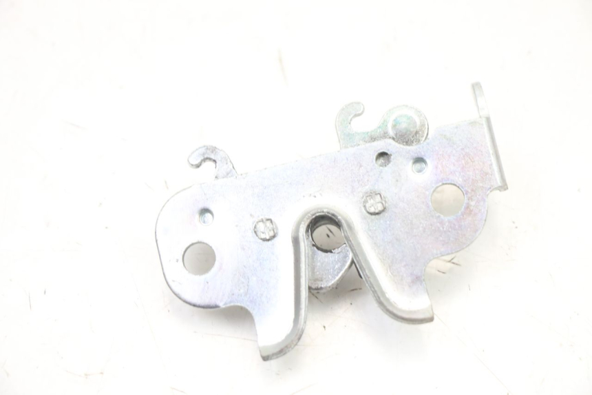 photo de CERRADURA DEL ASIENTO PEUGEOT KISBEE 4T 50 (2018 - 2022) - Otra perspectiva