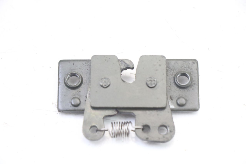 photo de CIERRE ASIENTO HOOK PEUGEOT TREKKER TKR 50 (2005 - 2014) - Detalle de la pieza