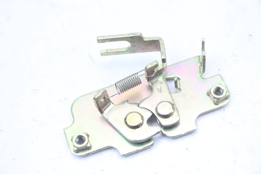 photo de CIERRE ASIENTO HOOK PEUGEOT TWEET 4T 50 (2023 - 2025) - Detalle de la pieza