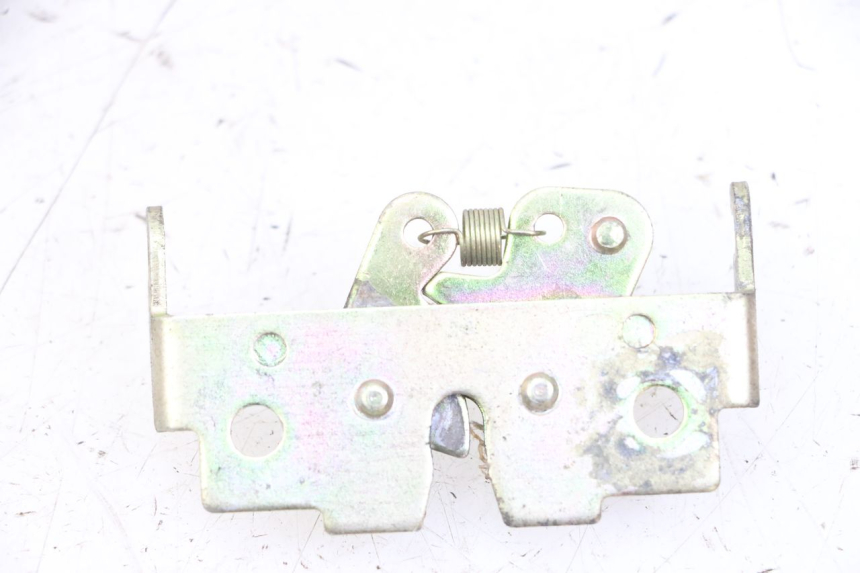 photo de CIERRE ASIENTO HOOK PEUGEOT VIVACITY 125 (2010 - 2017) - Vista principal