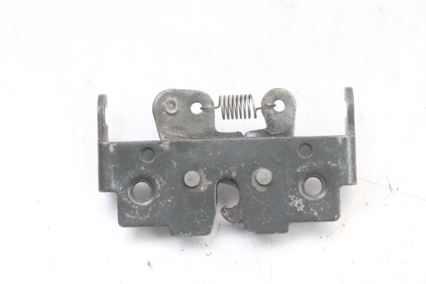 photo de CIERRE ASIENTO HOOK PIAGGIO BEVERLY 125 (1998 - 2005) - Zoom estado de uso