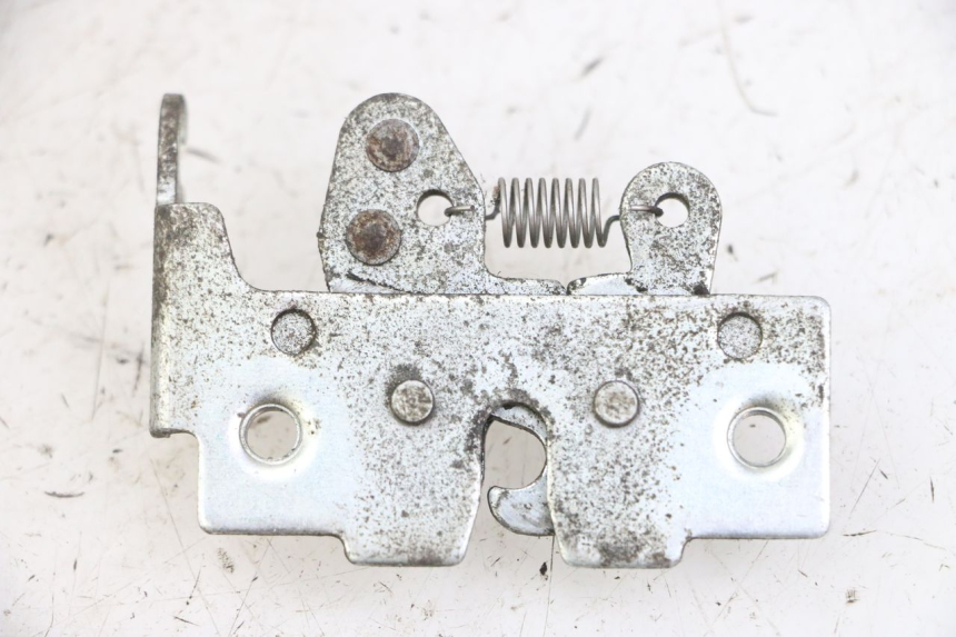 photo de CERRADURA DE ASIENTO PIAGGIO MP3 125 (2006 - 2014) - Zoom estado de uso