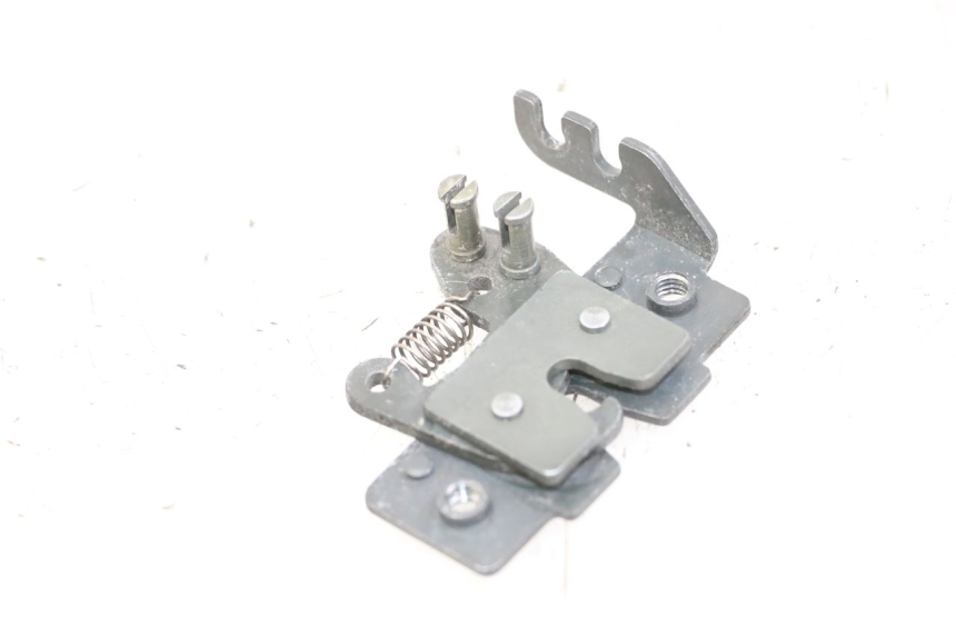 photo de CERRADURA DE ASIENTO PIAGGIO MP3 LT 400 (2007 - 2012) - Detalle de la pieza