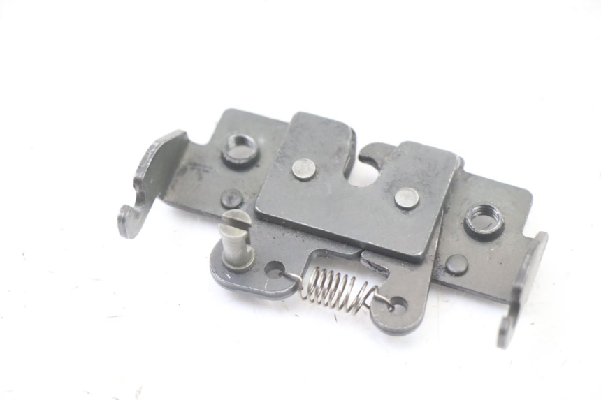 photo de CERRADURA DE ASIENTO PIAGGIO MP3 LT 400 (2007 - 2012) - Detalle de la pieza