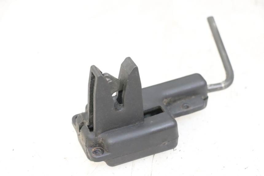 photo de CIERRE ASIENTO HOOK PIAGGIO NEW TYPHOON 50 (2010 - 2017) - Zoom estado de uso