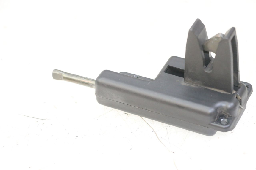 photo de CERRADURA DE ASIENTO PIAGGIO ZIP 4T 50 (2018 - 2020) - Otra perspectiva