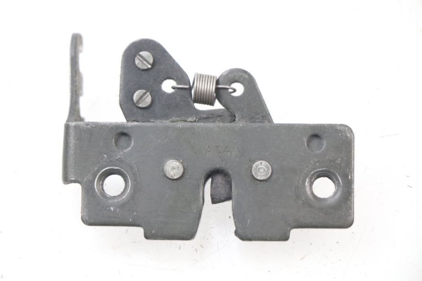 photo de CIERRE ASIENTO HOOK PIAGGIO PRIMAVERA 125 (2013 - 2021) - Zoom estado de uso