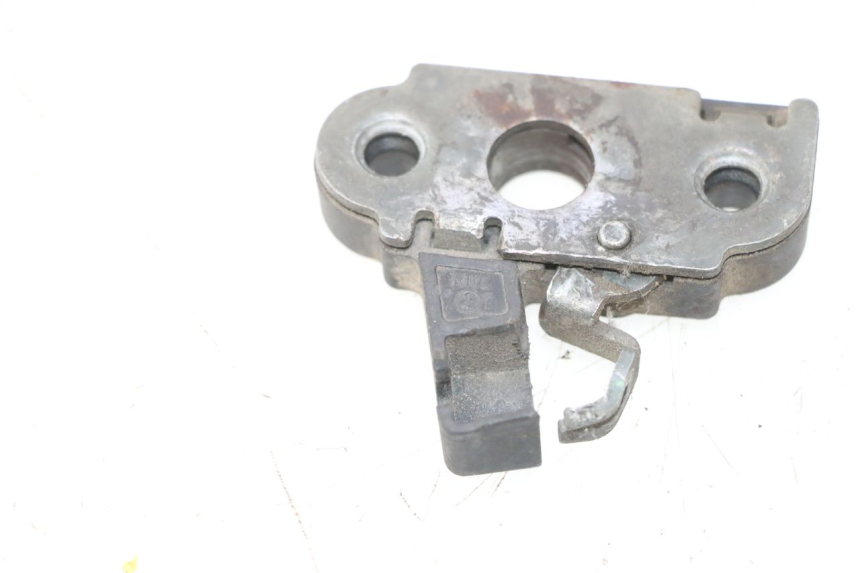 photo de CIERRE ASIENTO HOOK MZ RT 125 (2000 - 2008) - Primer plano técnico