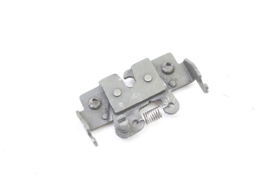 photo de CIERRE ASIENTO HOOK GILERA RUNNER SP 50 (2006 - 2008) - Detalle de la pieza