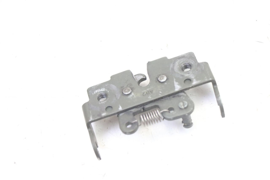 photo de CIERRE ASIENTO HOOK GILERA RUNNER SP 50 (2006 - 2008) - Otra perspectiva