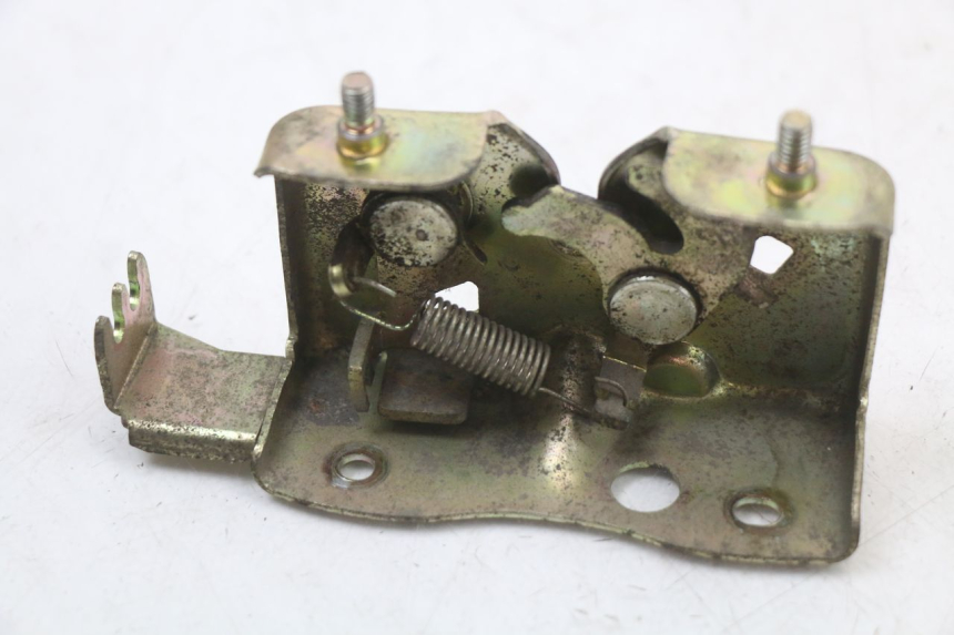 photo de CERRADURA DE ASIENTO DAELIM S3 125 (2010 - 2017) - Detalle de la pieza