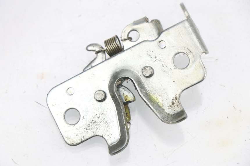 photo de CERRADURA DEL ASIENTO JM MOTORS SANTANA 50 (2014 - 2023) - Detalle de la pieza