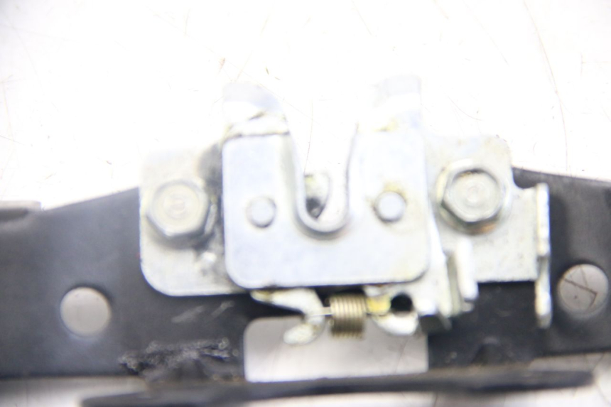 photo de CERRADURA DEL ASIENTO JM MOTORS SANTANA 50 (2014 - 2023) - Otra perspectiva