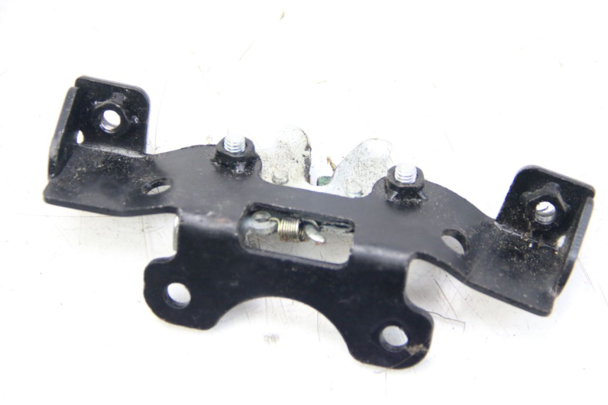 photo de CERRADURA DEL ASIENTO JM MOTORS SANTANA 50 (2014 - 2023) - Zoom estado de uso