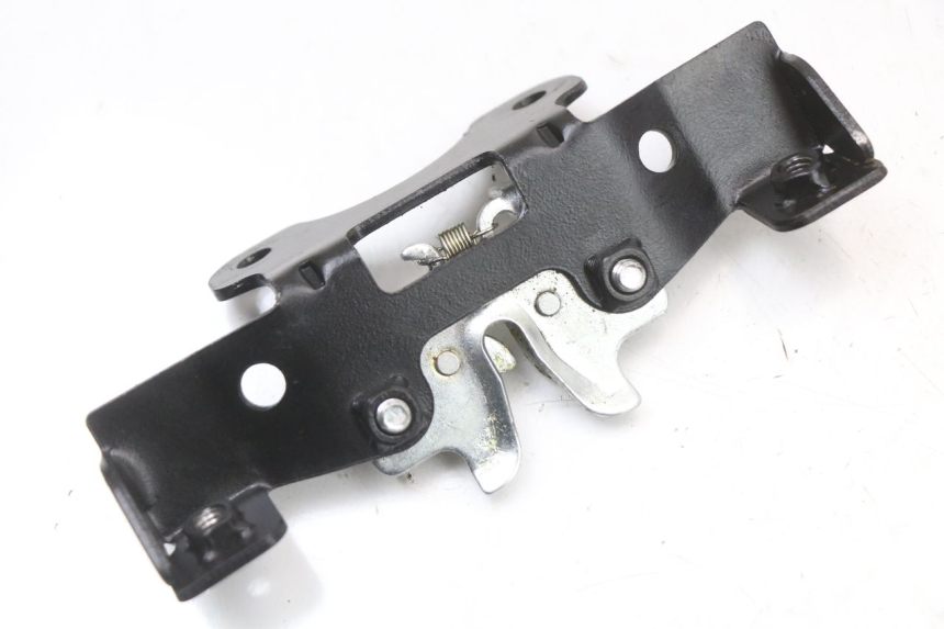 photo de CERRADURA DEL ASIENTO JM MOTORS SANTANA 50 (2014 - 2023) - Detalle de la pieza