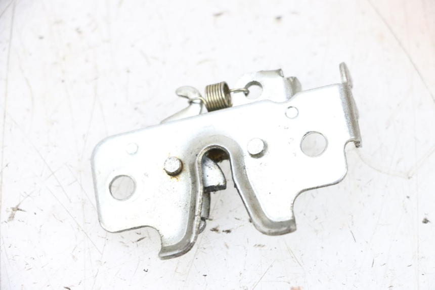 photo de CERRADURA DEL ASIENTO JM MOTORS SANTANA 50 (2014 - 2023) - Zoom estado de uso