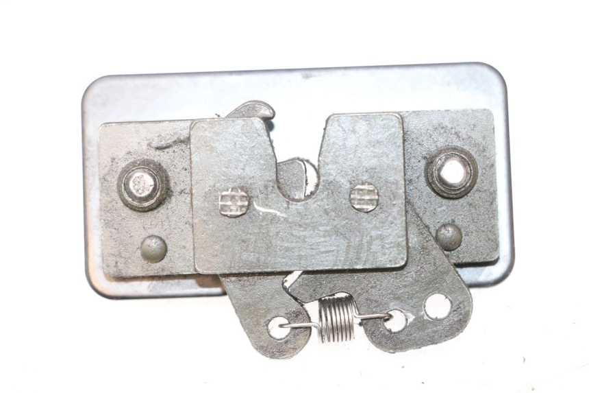 photo de CIERRE ASIENTO HOOK PEUGEOT SATELIS COMPRESSOR K15 125 (2006 - 2009) - Vista principal