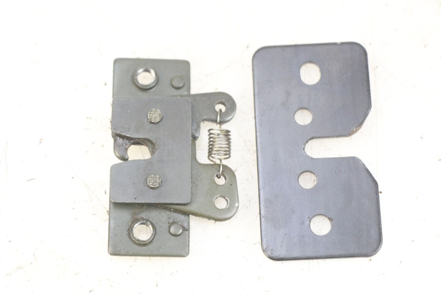 photo de CERRADURA DE ASIENTO PEUGEOT SATELIS 125 (2010 - 2012) - Detalle de la pieza