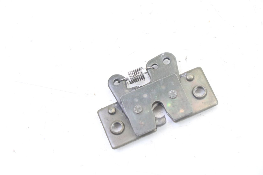 photo de CIERRE ASIENTO HOOK PEUGEOT SATELIS 125 (2013 - 2018) - Vista principal