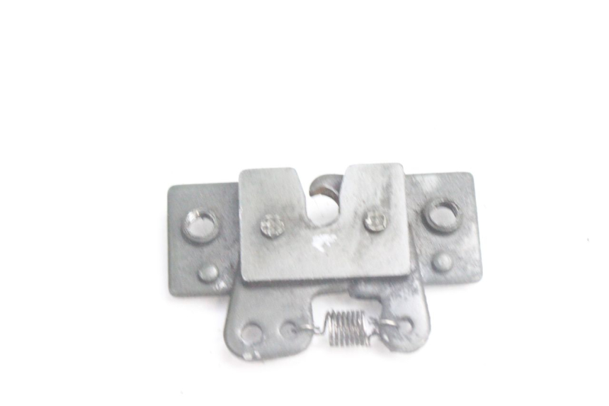 photo de CERRADURA DEL ASIENTO PEUGEOT SATELIS 125 (2006 - 2009) - Detalle de la pieza