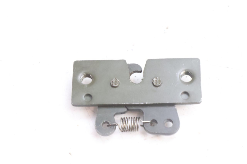 photo de CERRADURA DEL ASIENTO PEUGEOT SATELIS 125 (2006 - 2009) - Primer plano técnico