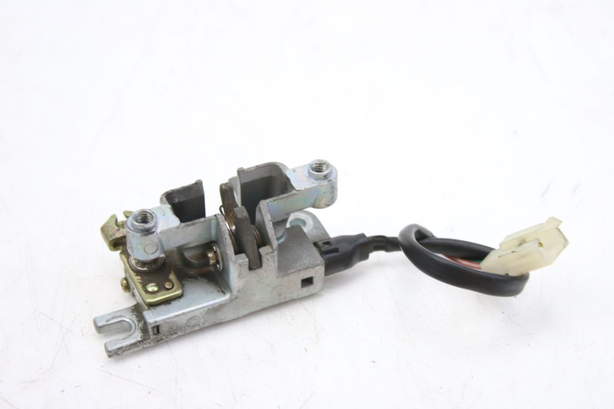 photo de CERRADURA DE ASIENTO KYMCO SENTO 100 (2008 - 2013) - Detalle de la pieza