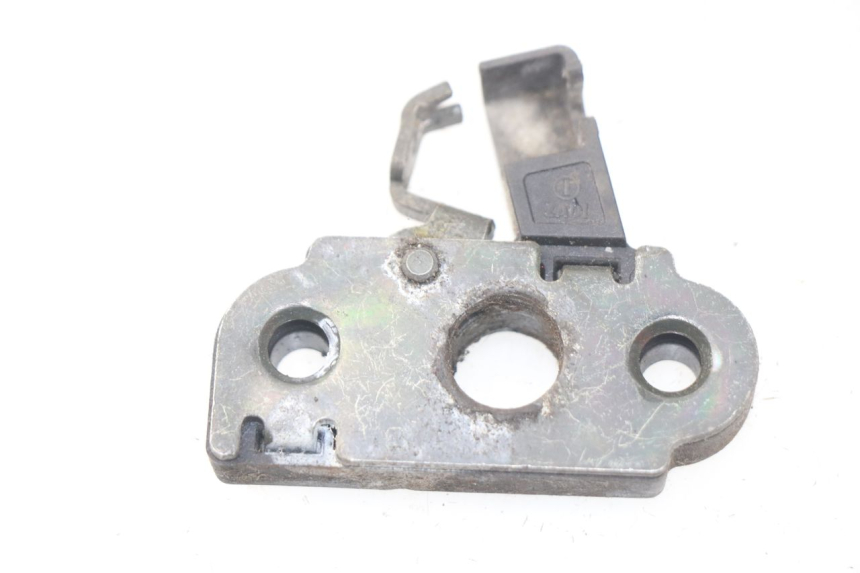 photo de CIERRE ASIENTO HOOK MBK SKYLINER 125 (2004 - 2007) - Detalle de la pieza