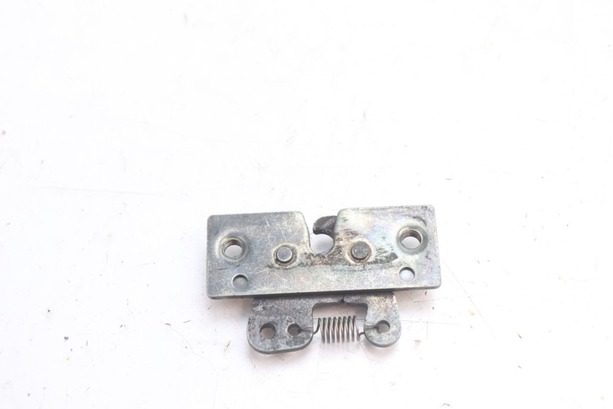 photo de CERRADURA DEL ASIENTO PEUGEOT SPEEDFIGHT LC 50 (1996 - 2002) - Otra perspectiva