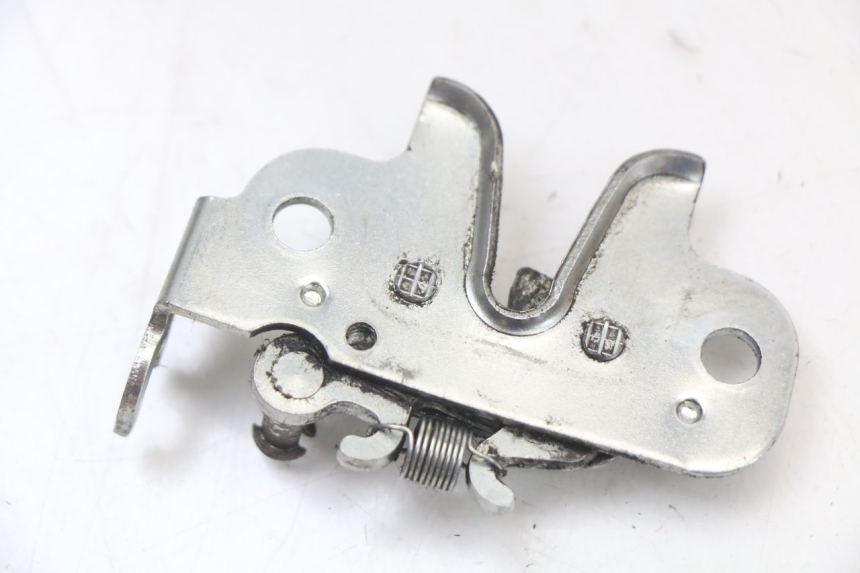 photo de CIERRE ASIENTO HOOK PEUGEOT STREETZONE I 2T 50 (2018 - 2020) - Detalle de la pieza