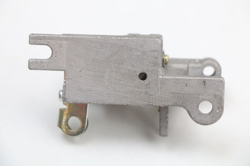 photo de CIERRE ASIENTO HOOK KYMCO SUPER 8 4T 50 (2018 - 2020) - Primer plano técnico