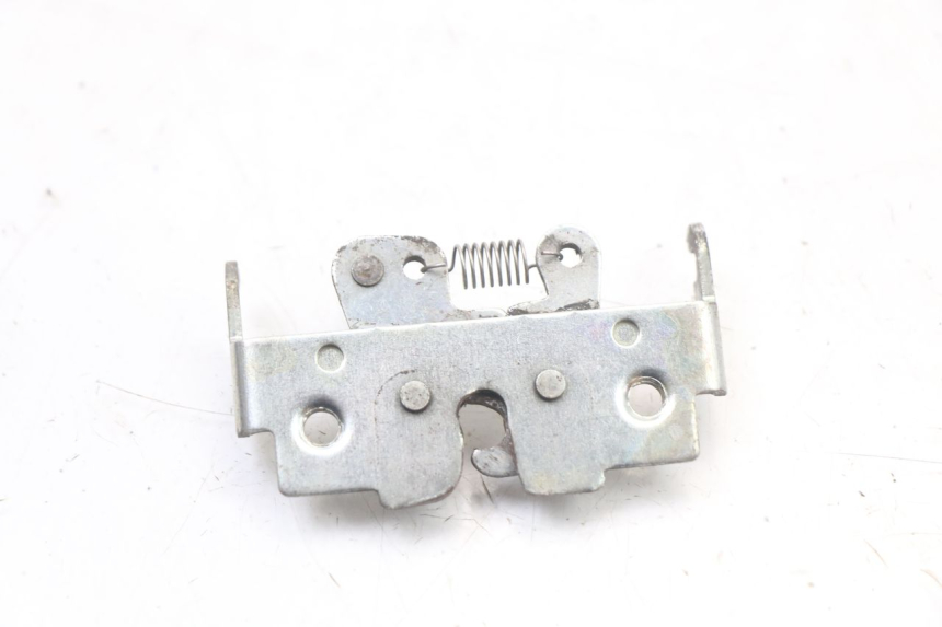 photo de CIERRE ASIENTO HOOK SUZUKI BURGMAN 125 (2007 - 2014) - Zoom estado de uso