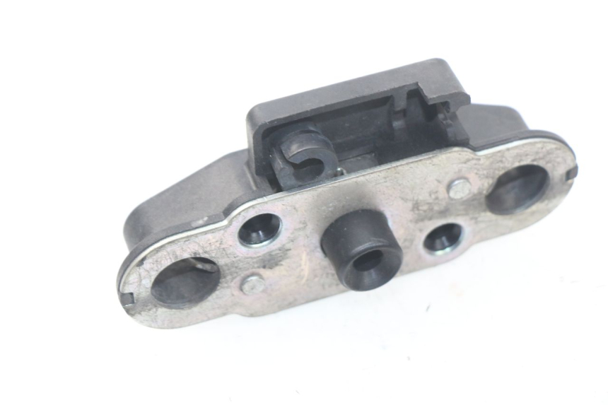 photo de CIERRE ASIENTO HOOK SUZUKI SV S ABS 650 (2003 - 2009) - Detalle de la pieza