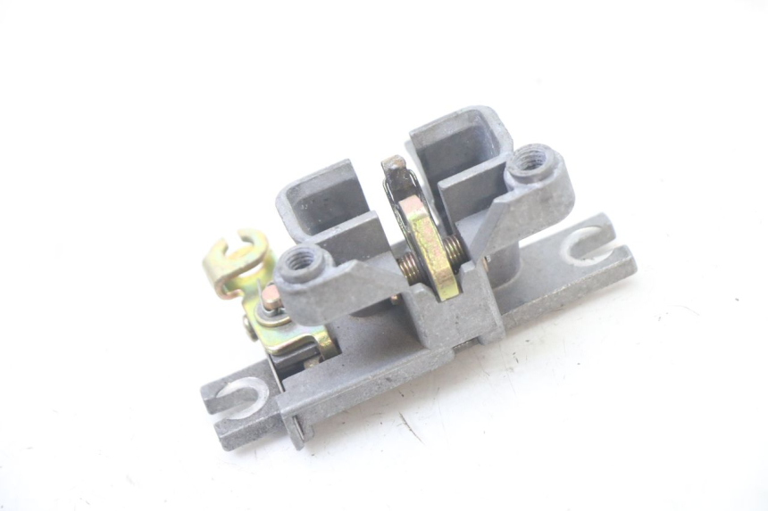 photo de CERRADURA DE ASIENTO SYM ORBIT III 3 4T 50 (2018 - 2021) - Detalle de la pieza