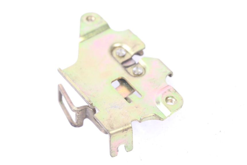 photo de CIERRE ASIENTO HOOK SYM SYMPLY 4T 50 (2012 - 2015) - Detalle de la pieza