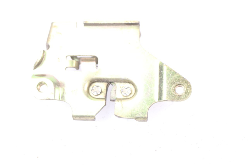 photo de CIERRE ASIENTO HOOK SYM SYMPLY 4T 50 (2012 - 2015) - Zoom estado de uso